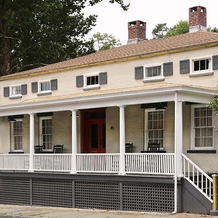Kingston Carriage House Bed & Breakfast Екстериор снимка