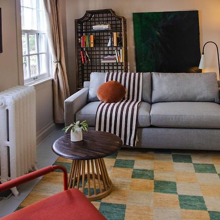 Kingston Carriage House Bed & Breakfast Екстериор снимка